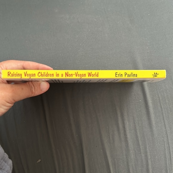 Raising Vegan Children in a non-Vegan World by Erin Pavlina, a guide for parents - Picture 4 of 8